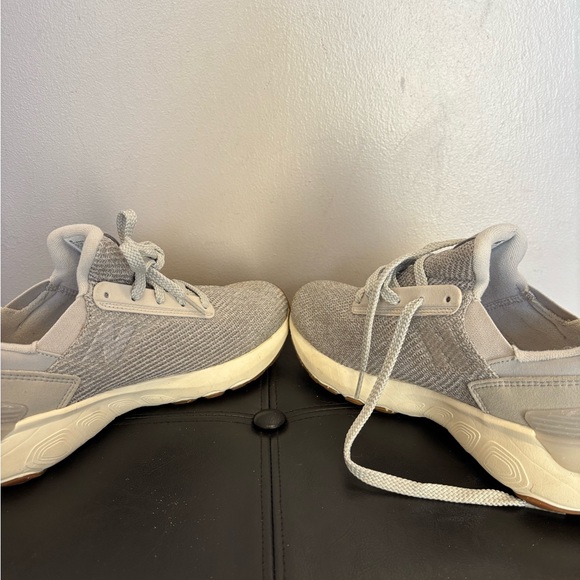 New Balance Women's Light Gray Athletic Sneakers - Picture 8 of 8